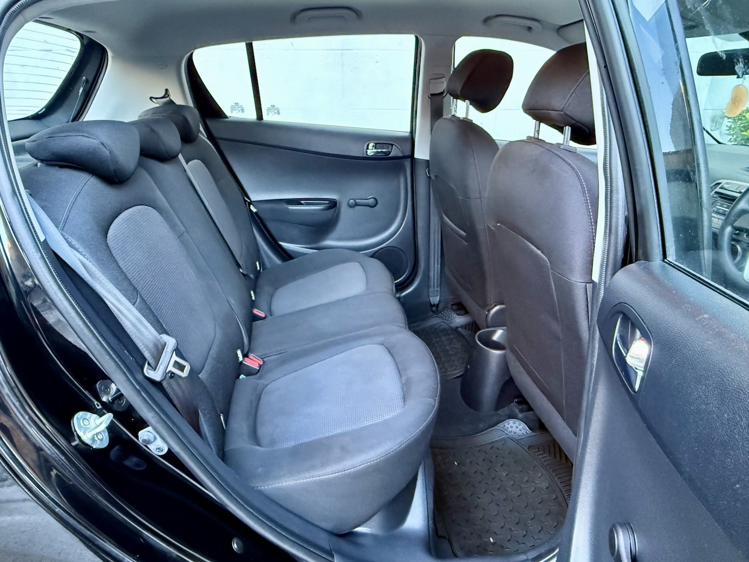 Used Hyundai i20 2015 for sale - 76268542: Photo 13