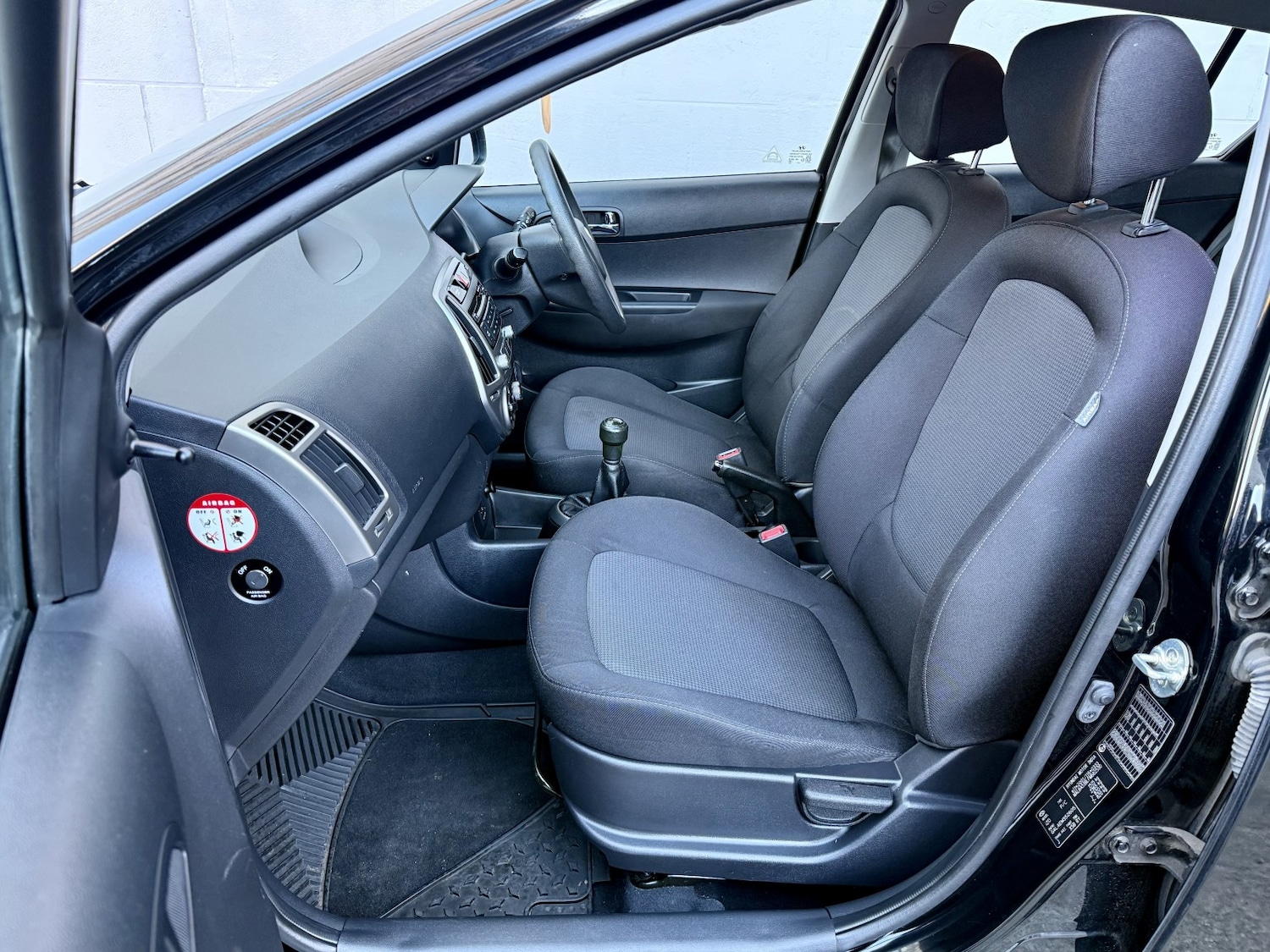 Used Hyundai i20 2015 for sale - 76268542: Photo 14