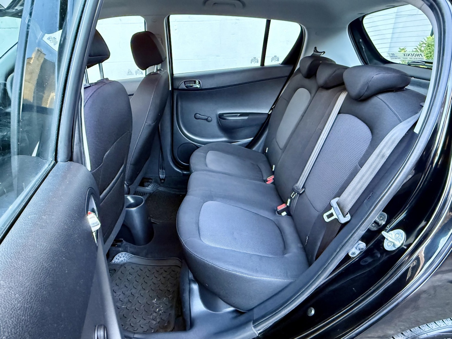 Used Hyundai i20 2015 for sale - 76268542: Photo 15