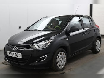 Used Hyundai i20 2015 for sale - 76268542: Photo 2
