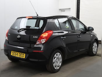 Used Hyundai i20 2015 for sale - 76268542: Photo 4