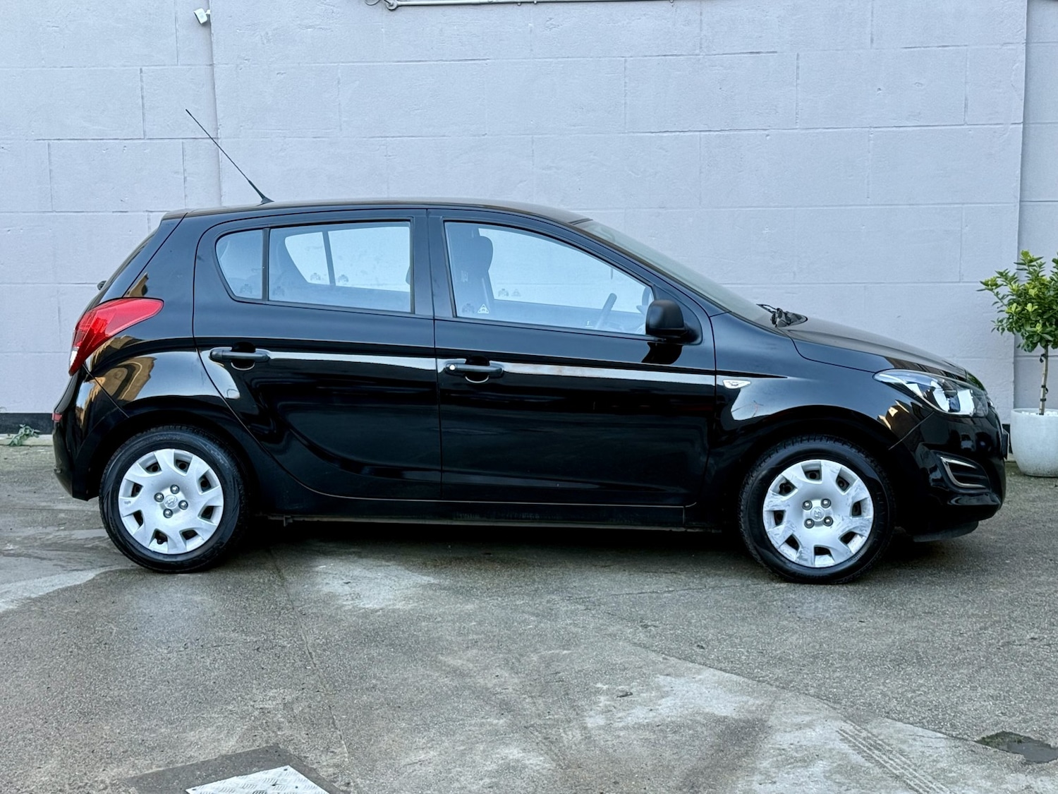 Used Hyundai i20 2015 for sale - 76268542: Photo 5