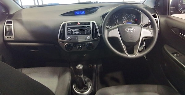 Used Hyundai i20 2015 for sale - 76268542: Photo 5
