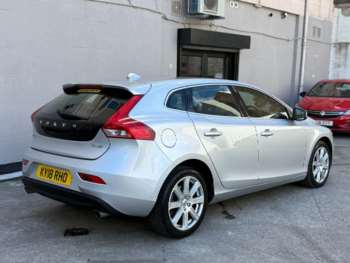 Used Volvo V40 2018 for sale - 74808189: Photo