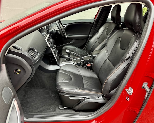 Used Volvo V40 Cross Country 2015 for sale - 76329781: Photo 15