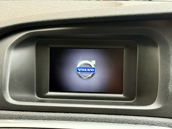 Used Volvo V40 Cross Country 2015 for sale - 76329781: Photo 18