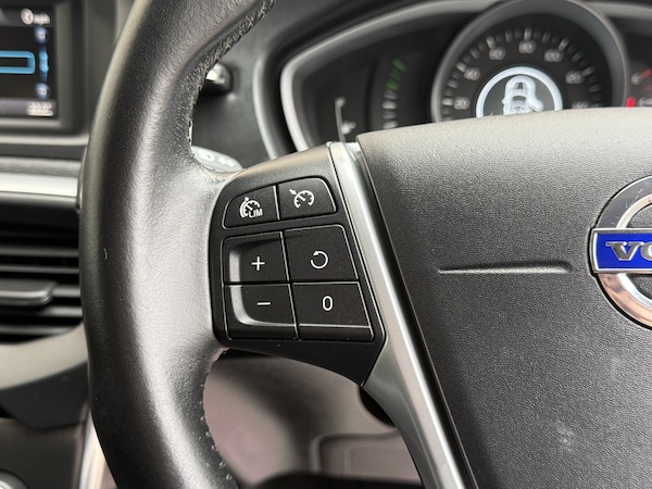 Used Volvo V40 Cross Country 2015 for sale - 76329781: Photo 22