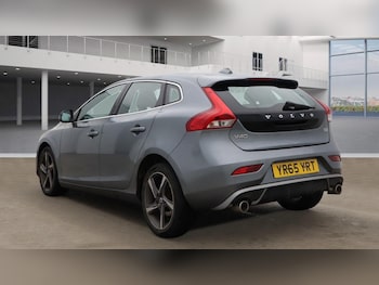 Used Volvo V40 2015 for sale - 75621198: Photo