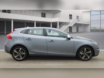 Used Volvo V40 2015 for sale - 75621198: Photo