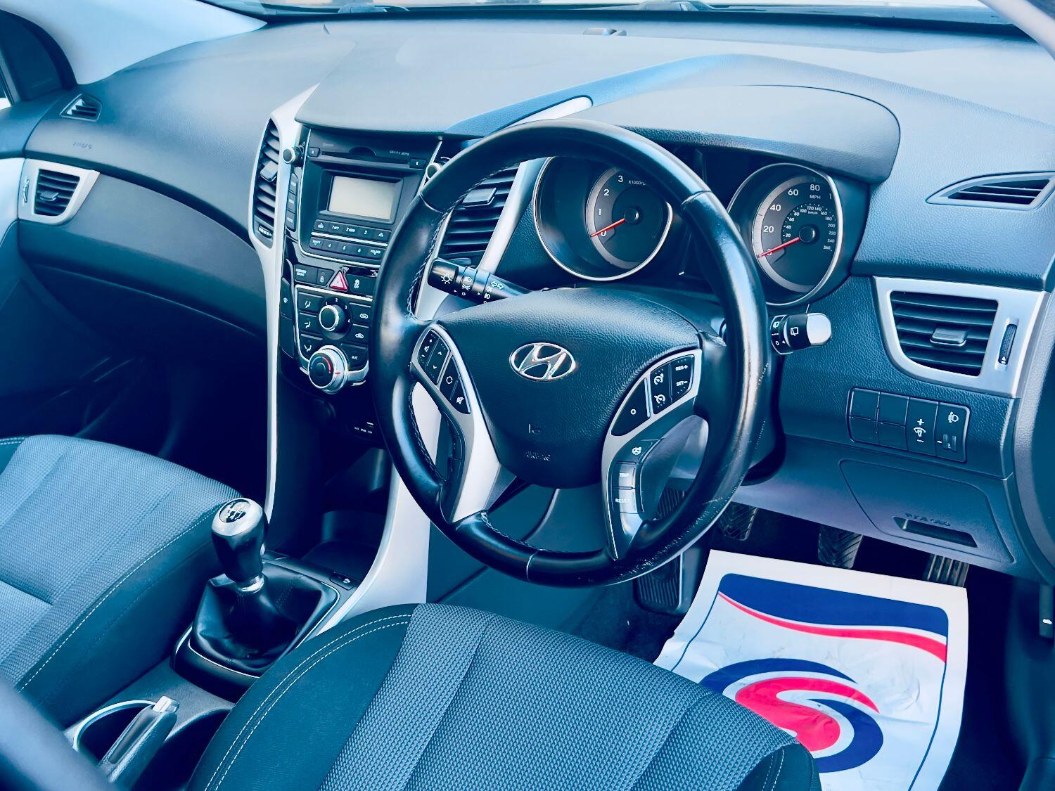 Used Hyundai i30 2015 for sale - 76769235: Photo 15