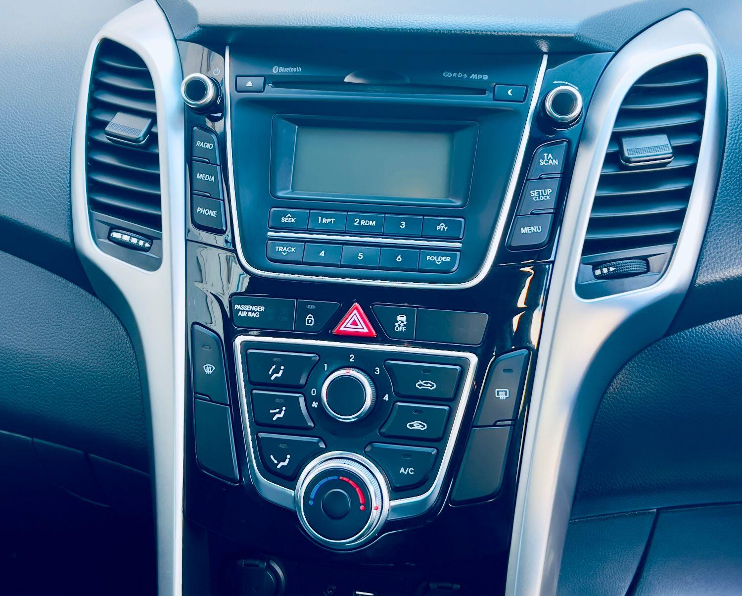 Used Hyundai i30 2015 for sale - 76769235: Photo 19