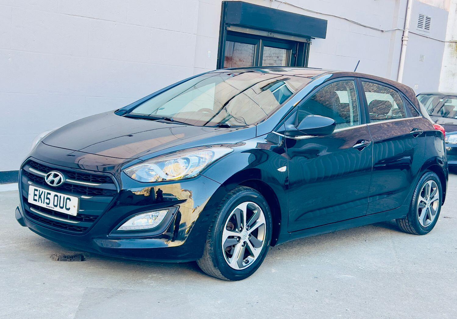 Used Hyundai i30 2015 for sale - 76769235: Photo 2