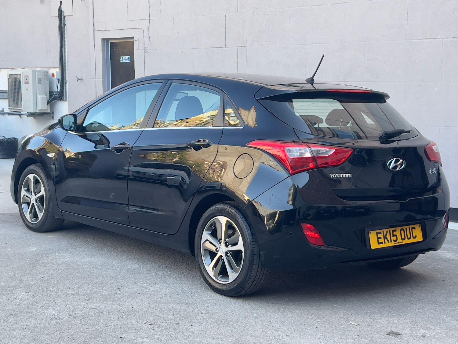 Used Hyundai i30 2015 for sale - 76769235: Photo 3