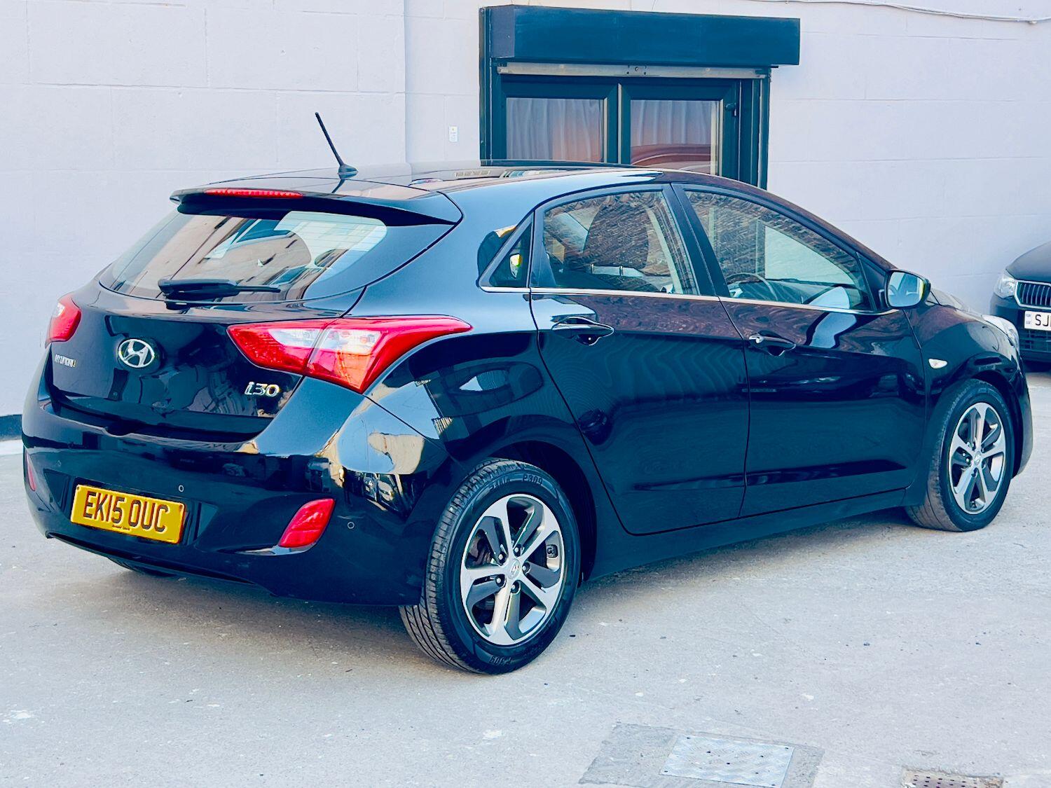 Used Hyundai i30 2015 for sale - 76769235: Photo 4