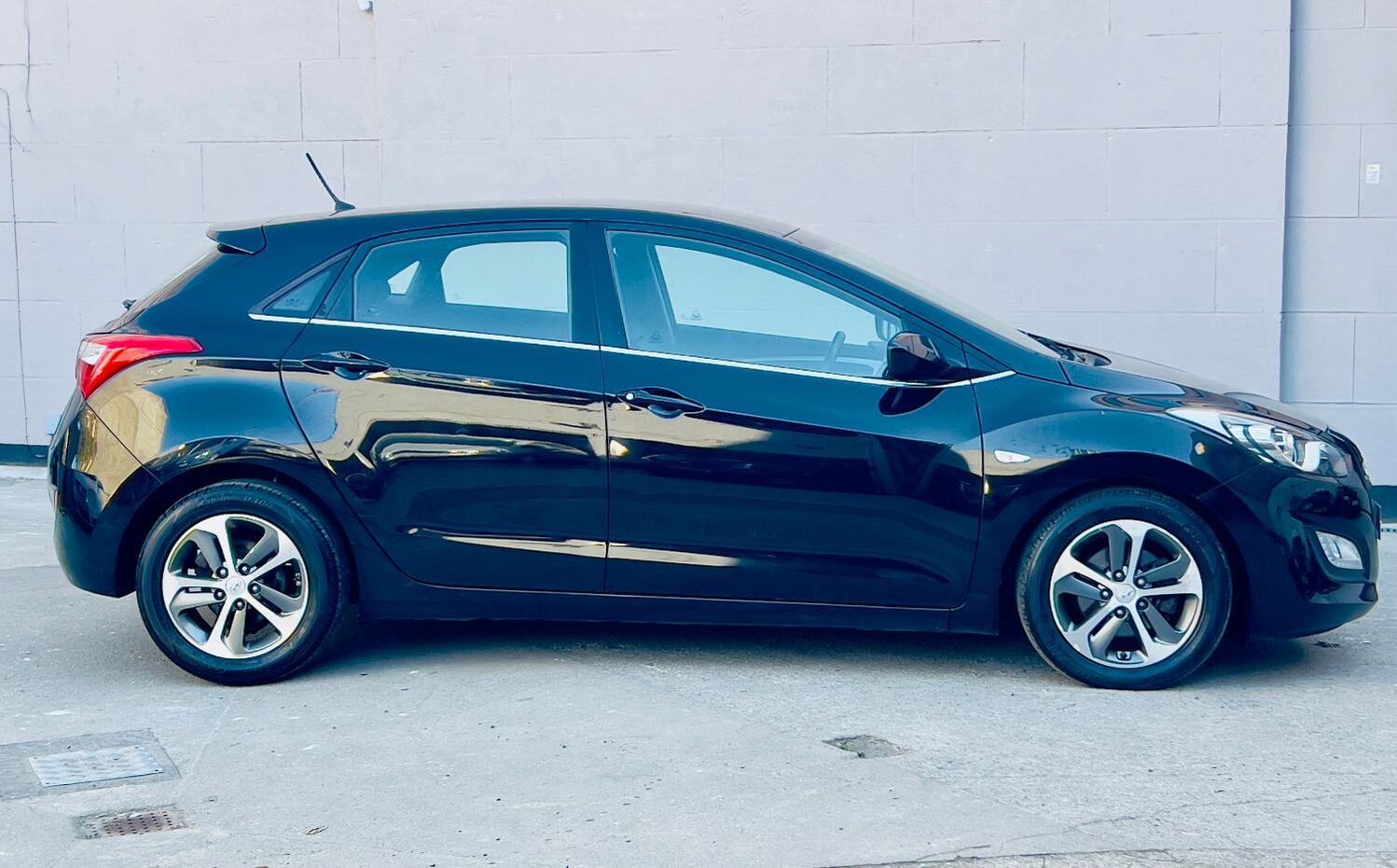 Used Hyundai i30 2015 for sale - 76769235: Photo 5