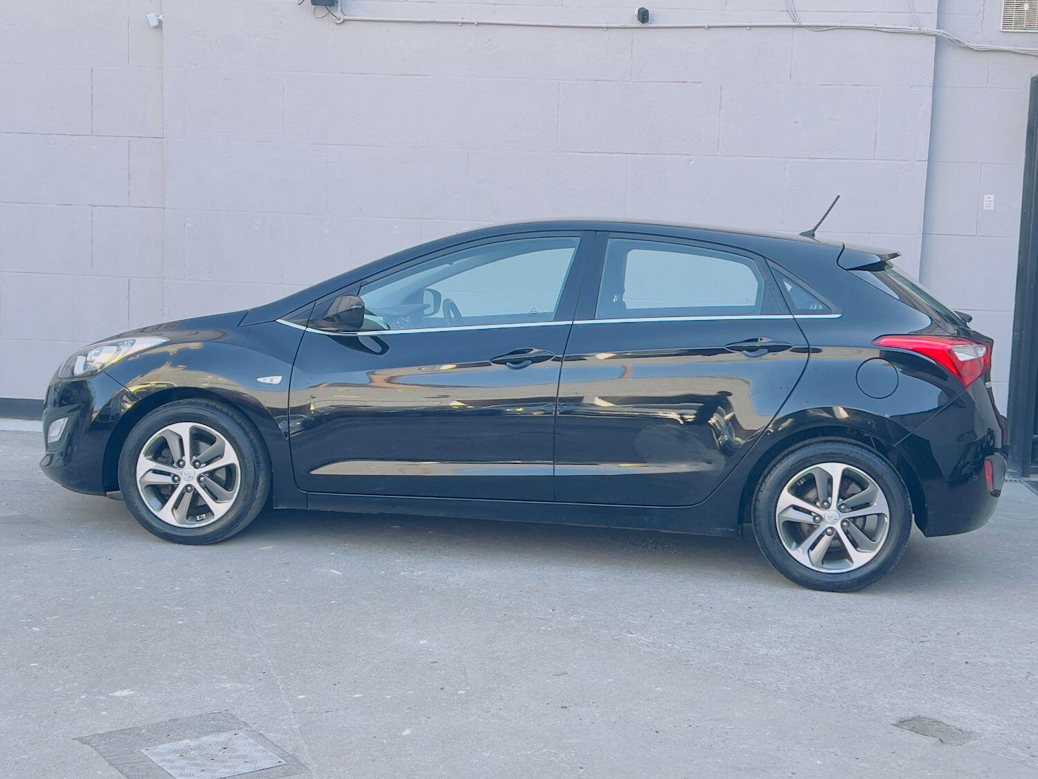 Used Hyundai i30 2015 for sale - 76769235: Photo 6