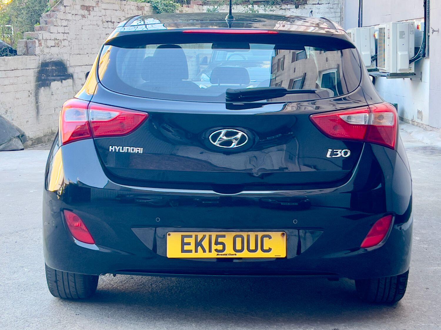 Used Hyundai i30 2015 for sale - 76769235: Photo 8