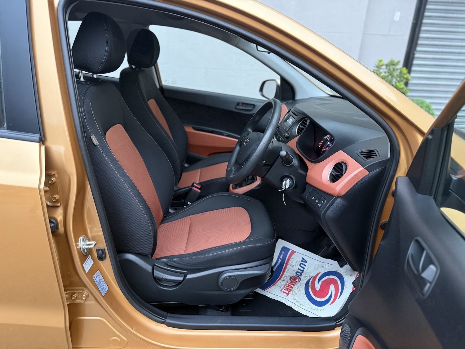 Used Hyundai i10 2015 for sale - 76855368: Photo 10