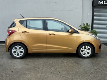 Used Hyundai i10 2015 for sale - 76855368: Photo