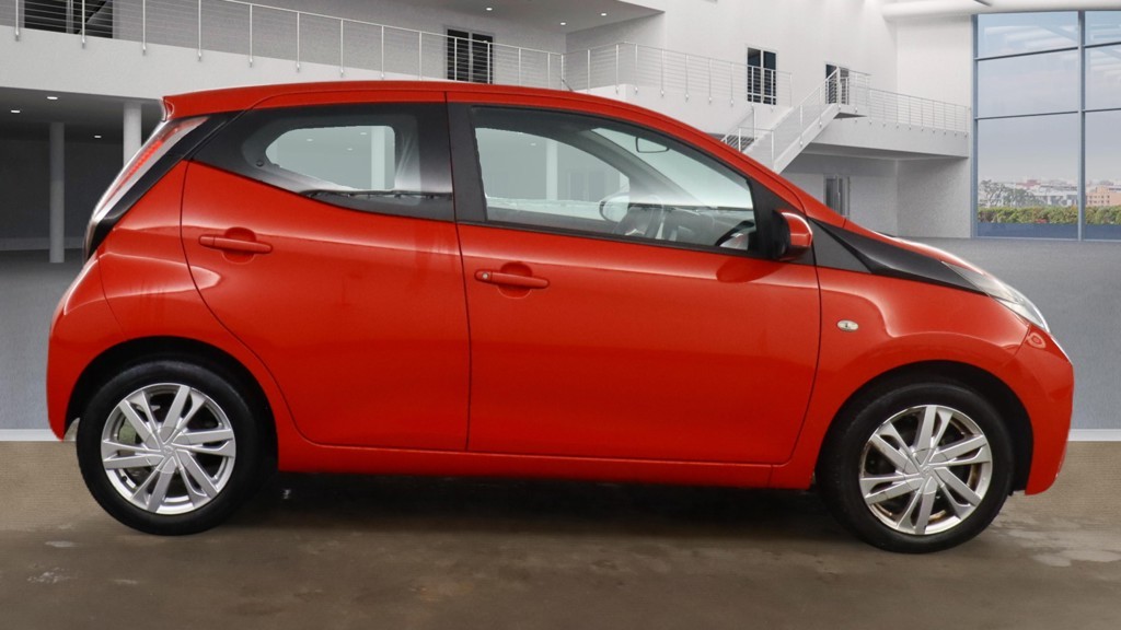 Used Toyota AYGO 2015 for sale - 77632442: Photo 5