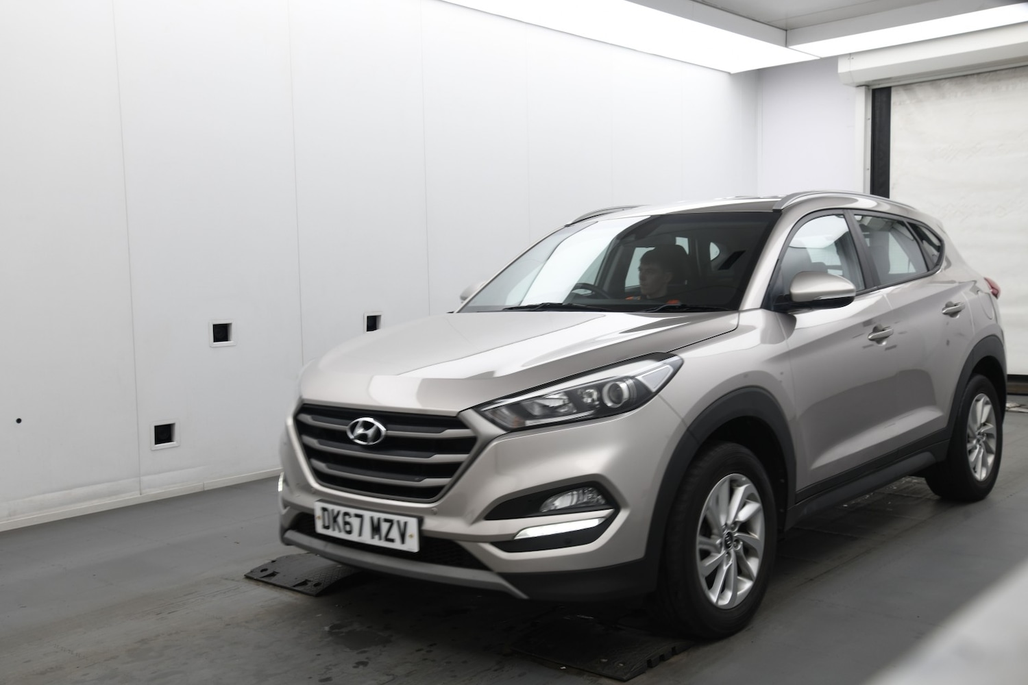 Used Hyundai TUCSON 2017 for sale - 76941750: Photo 2