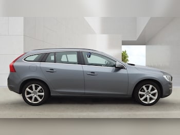 Used Volvo V60 2017 for sale - 79475029: Photo