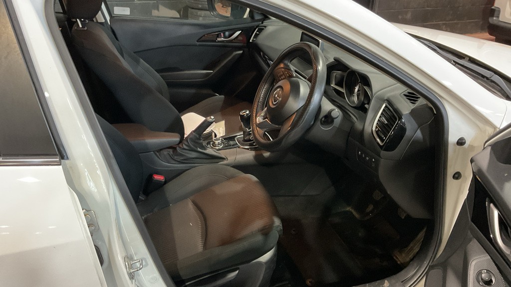 Used Mazda Mazda3 2015 for sale - 77668471: Photo 3