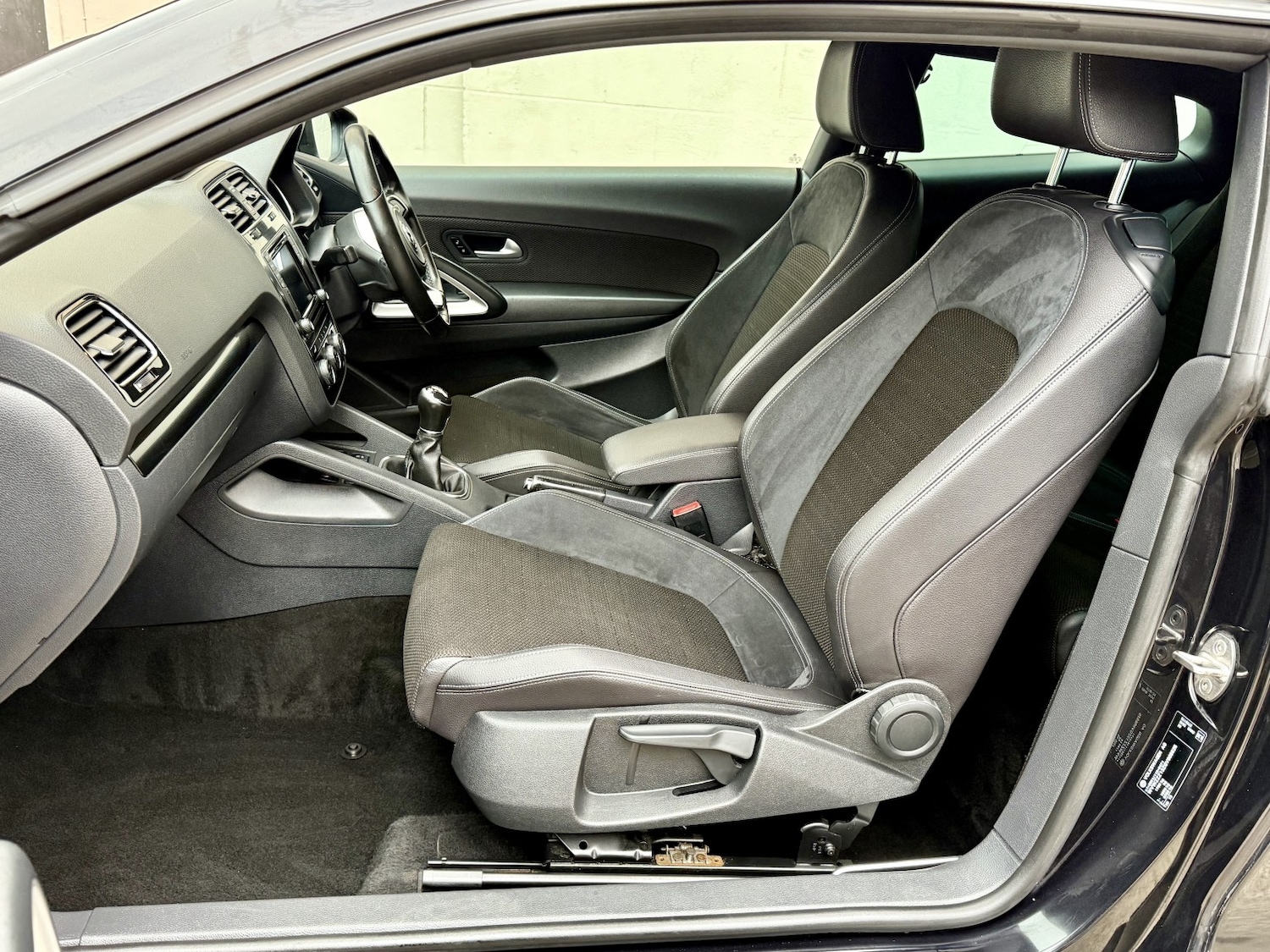 Used Volkswagen Scirocco 2015 for sale - 76268515: Photo 14