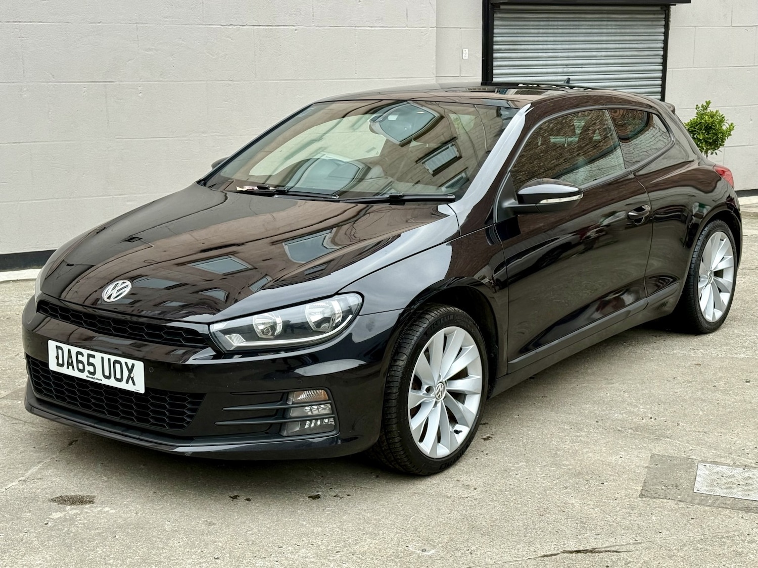Used Volkswagen Scirocco 2015 for sale - 76268515: Photo 2