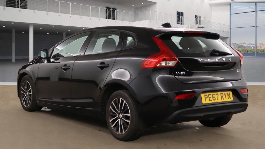 Used Volvo V40 2017 for sale - 76347198: Photo 2