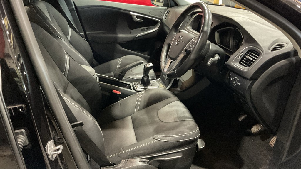 Used Volvo V40 2017 for sale - 76347198: Photo 5