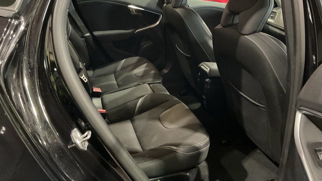Used Volvo V40 2017 for sale - 76347198: Photo 6