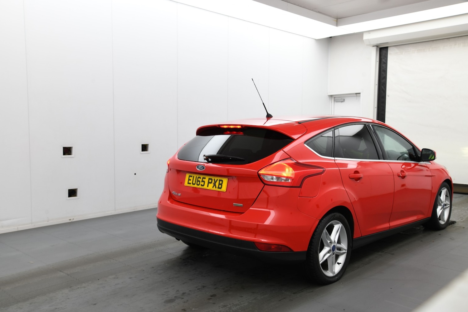 Used Ford Focus 2015 for sale - 76643486: Photo 2