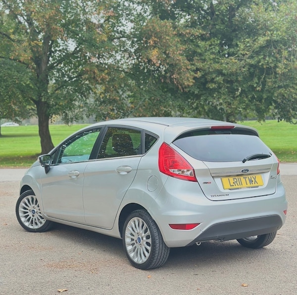 Used Ford Fiesta 2011 for sale - 76250705: Photo 3
