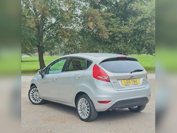 Used Ford Fiesta 2011 for sale - 76250705: Photo 3