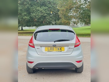 Used Ford Fiesta 2011 for sale - 76250705: Photo 4