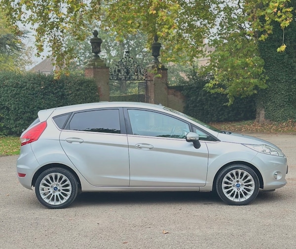 Used Ford Fiesta 2011 for sale - 76250705: Photo 7