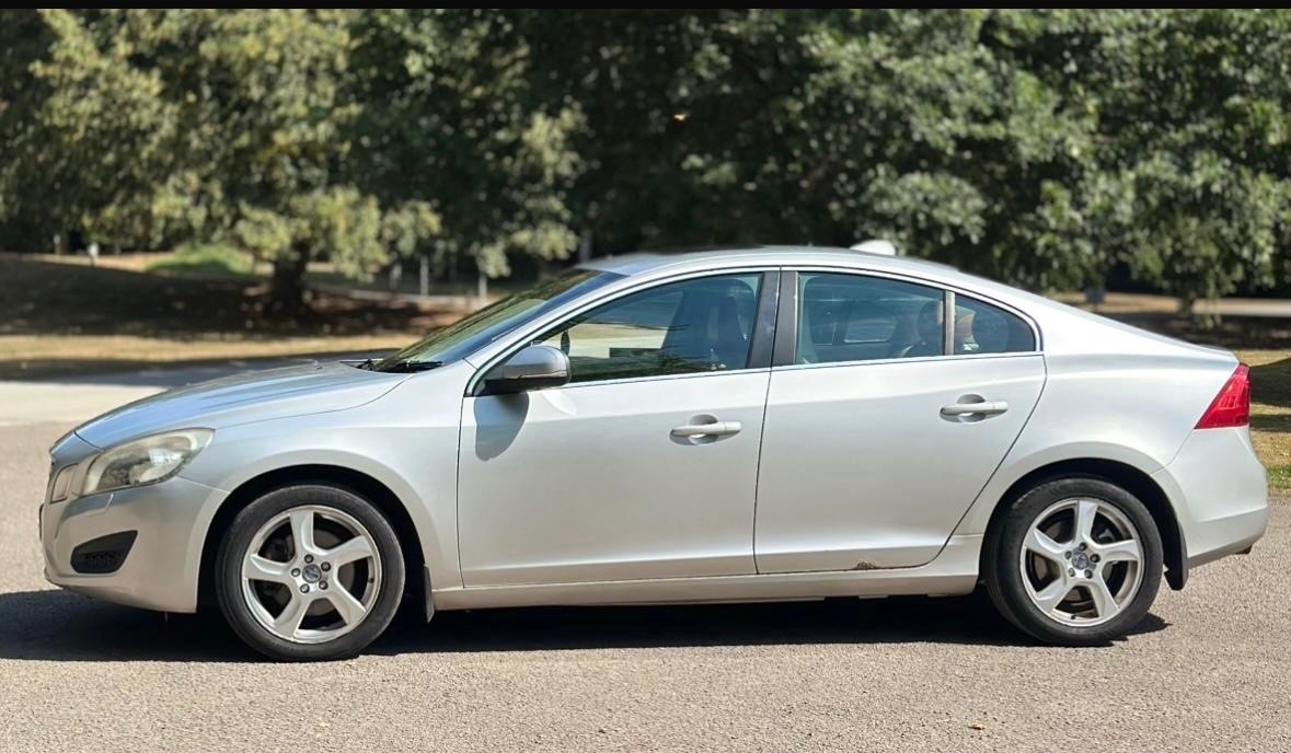 Used Volvo S60 2011 for sale - 76653940: Photo 2