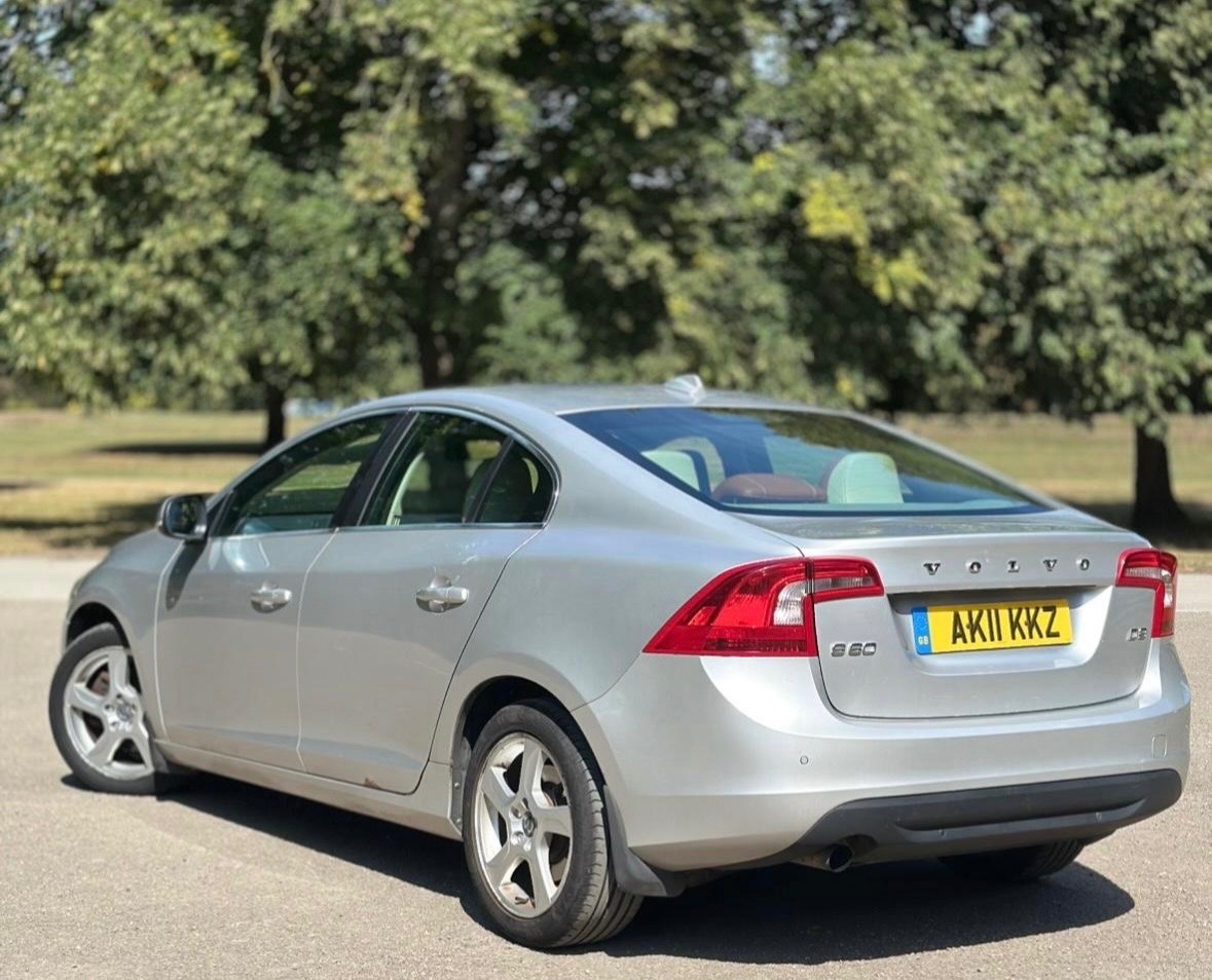 Used Volvo S60 2011 for sale - 76653940: Photo 3