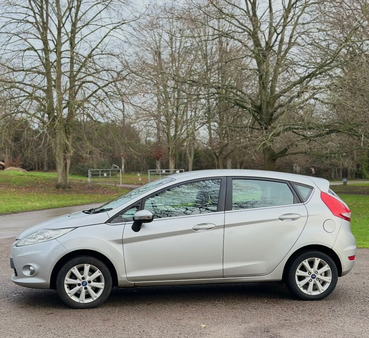Used Ford Fiesta 2011 for sale - 77178257: Photo 2