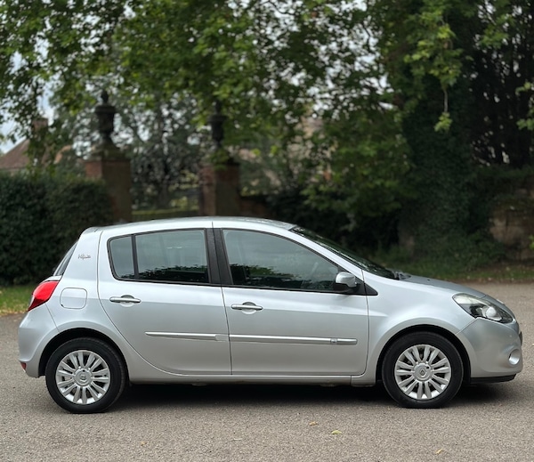 Used Renault Clio 2011 for sale - 75463073: Photo 7
