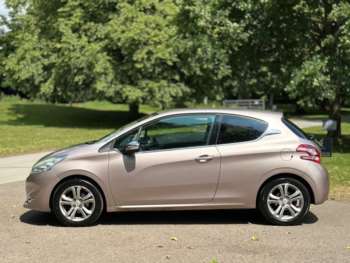 Used Peugeot 208 2012 for sale - 74820667: Photo