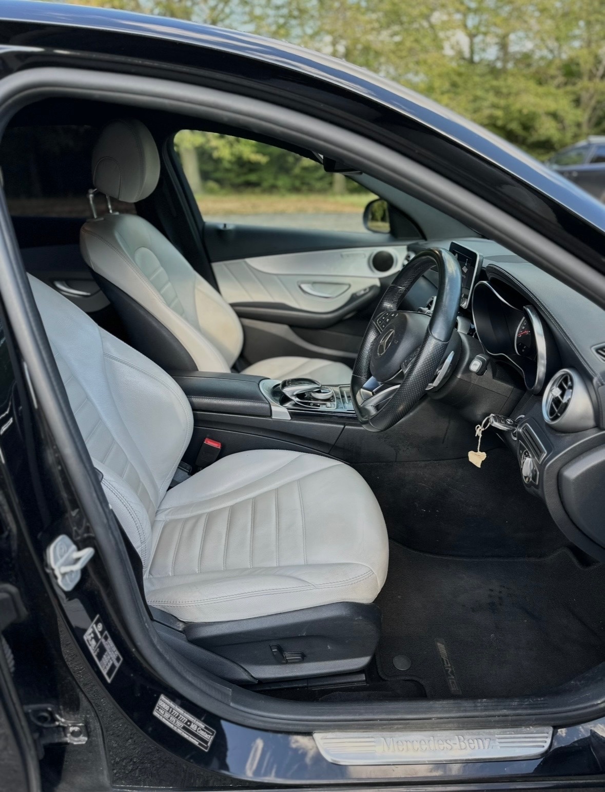 Used Mercedes-Benz C Class 2015 for sale - 76653941: Photo 11