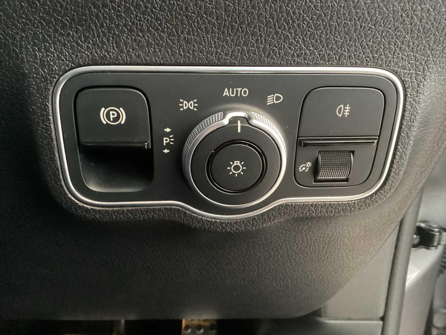 Used Mercedes-Benz GLB 2025 for sale - 77599876: Photo 15