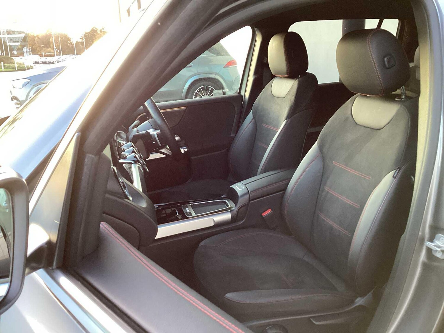 Used Mercedes-Benz GLB 2025 for sale - 77599876: Photo 31