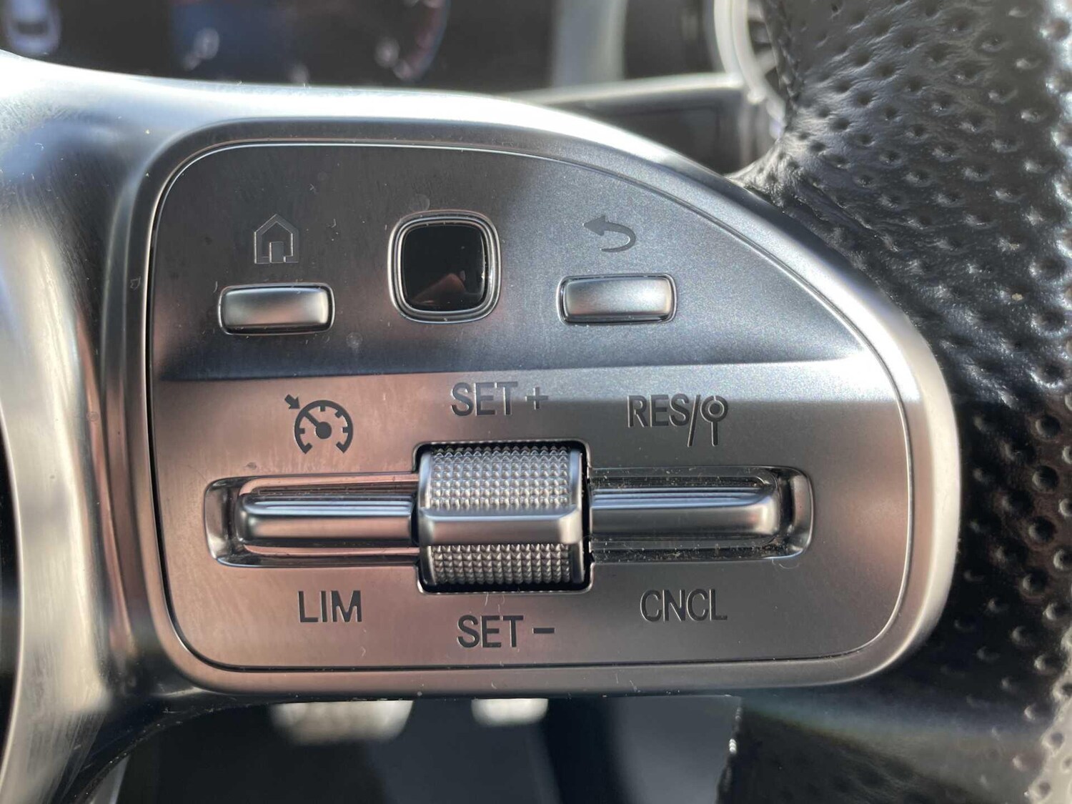 Used Mercedes-Benz CLA for sale - 77940296: Photo 16