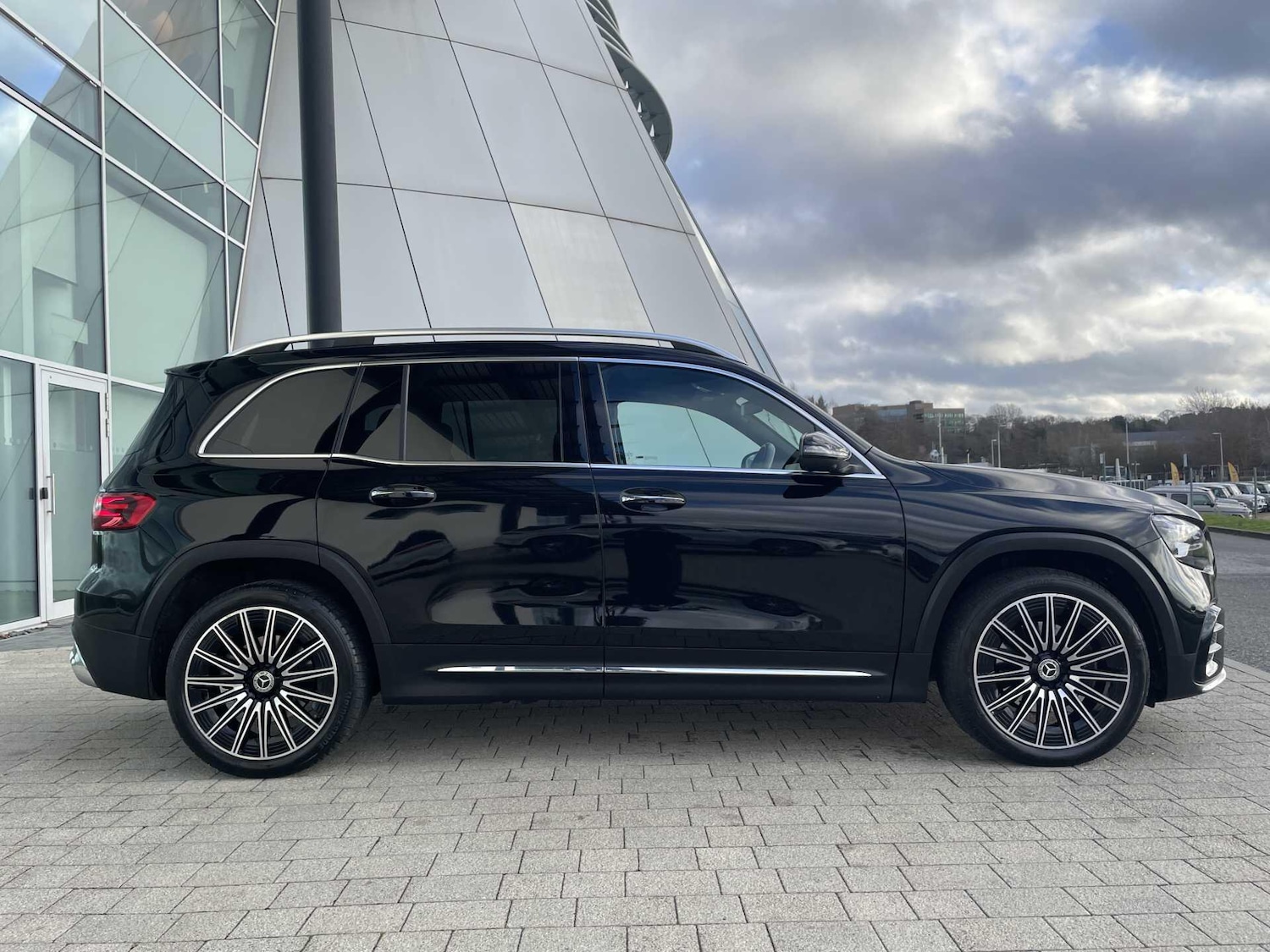 Used Mercedes-Benz GLB 2025 for sale - 77599903: Photo 2