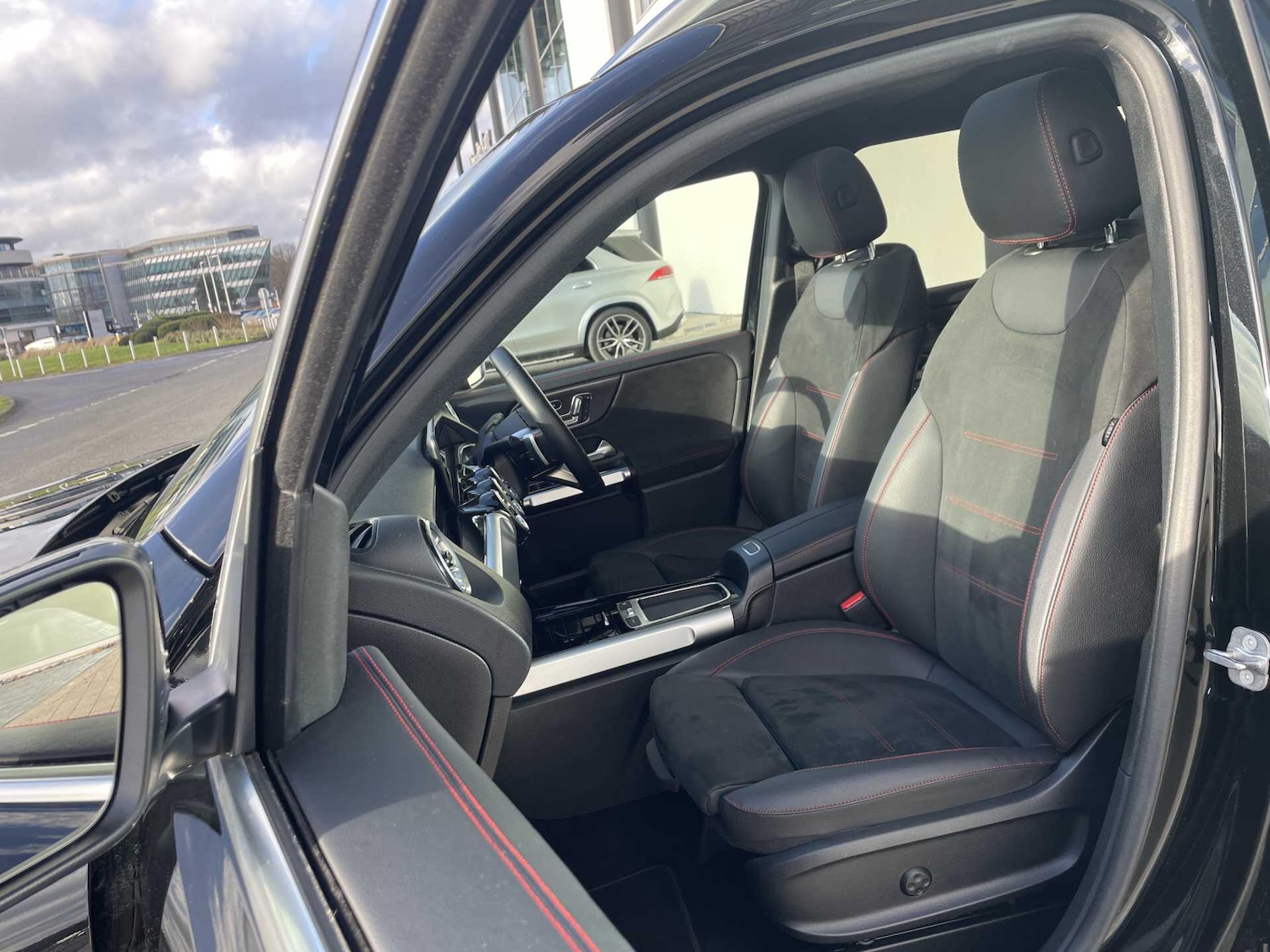 Used Mercedes-Benz GLB 2025 for sale - 77599903: Photo 34