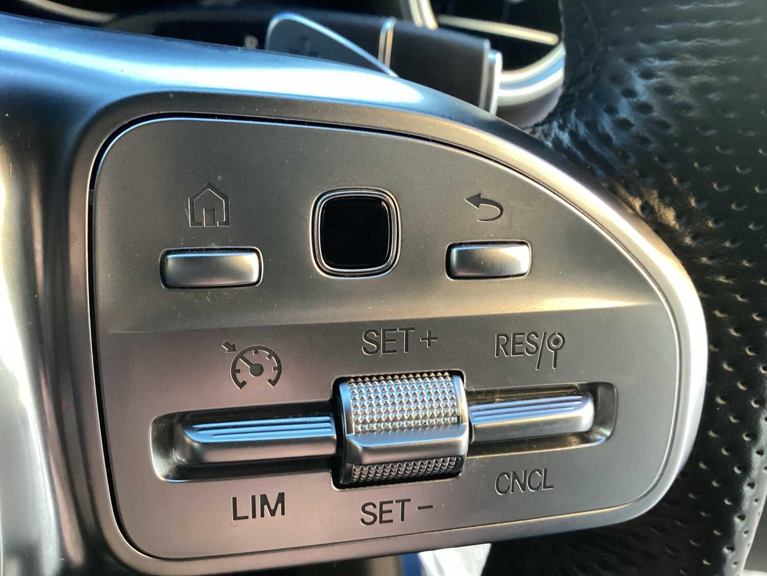 Used Mercedes-Benz GLC 2023 for sale - 77599893: Photo 17