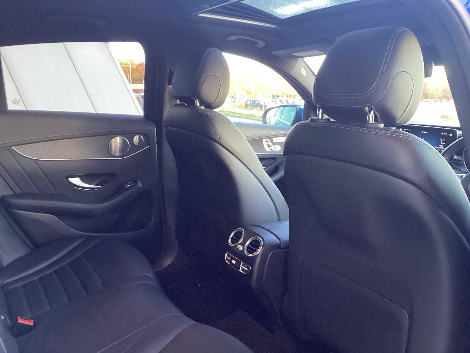 Used Mercedes-Benz GLC 2023 for sale - 77599893: Photo 32